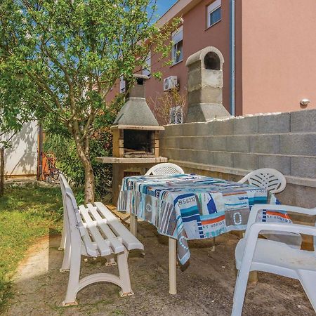 Lovely Apartment In Vir With Kitchen 外观 照片