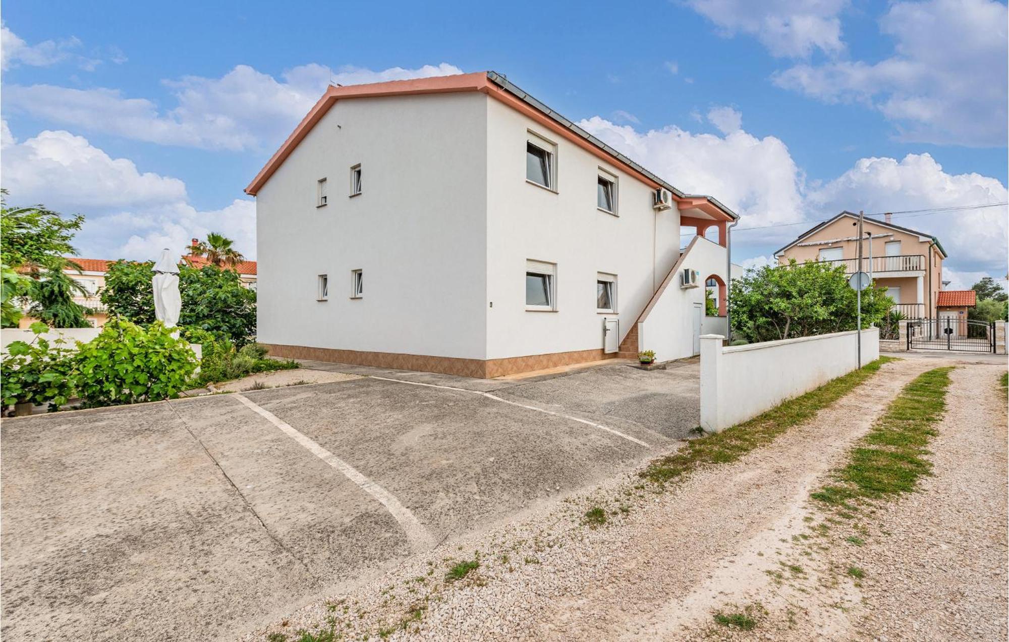 Lovely Apartment In Vir With Kitchen 外观 照片