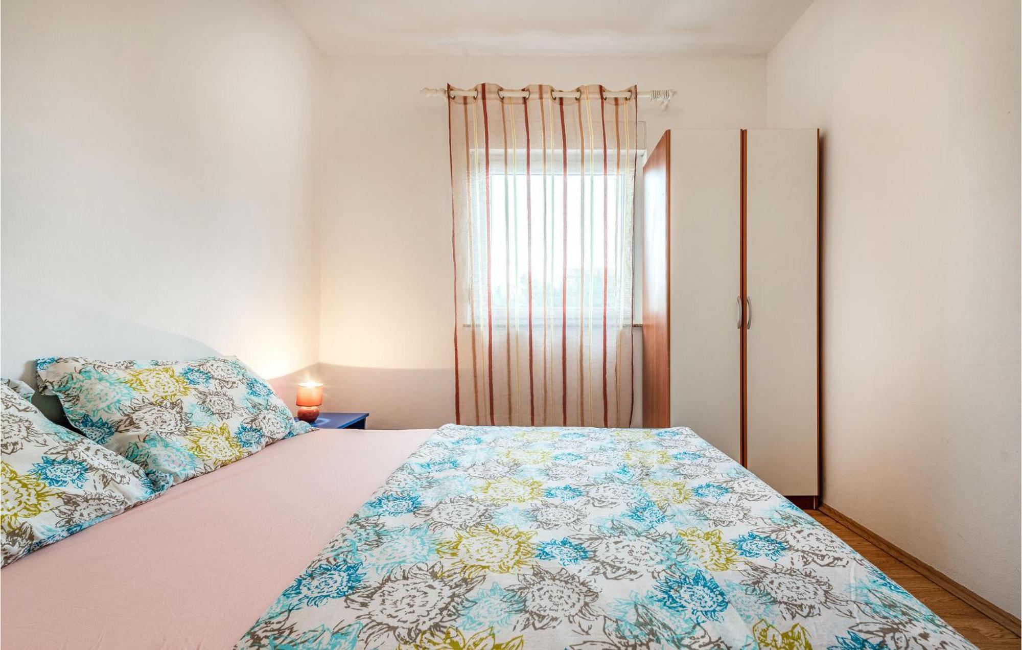 Lovely Apartment In Vir With Kitchen 外观 照片