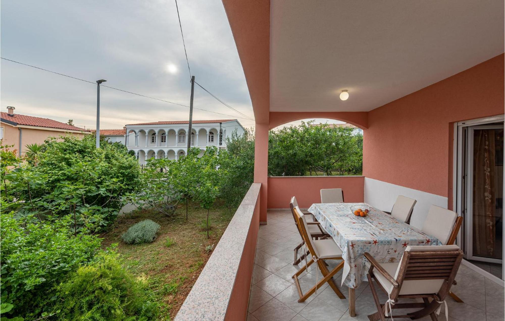 Lovely Apartment In Vir With Kitchen 外观 照片
